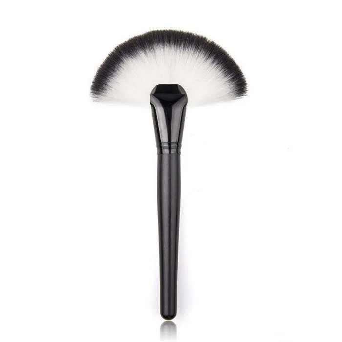 Fan brush — view 1