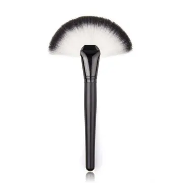 Fan brush