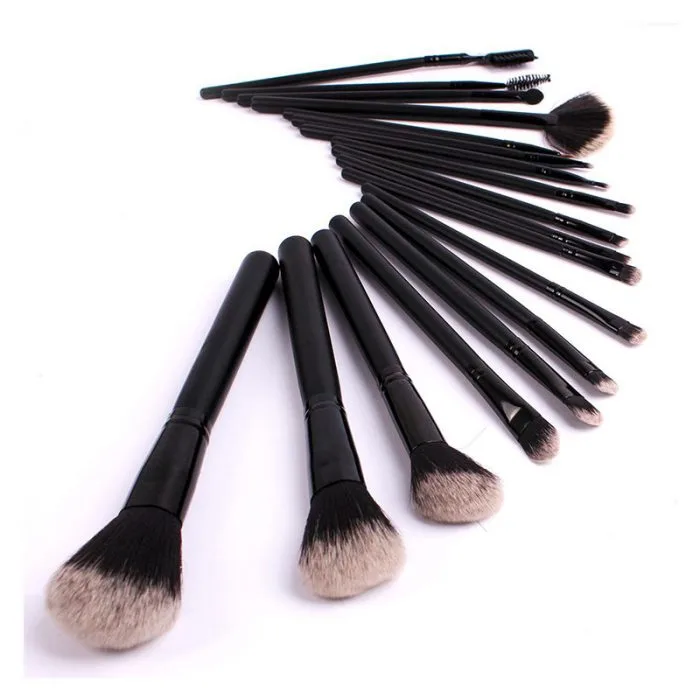Makeup brush set — view 1