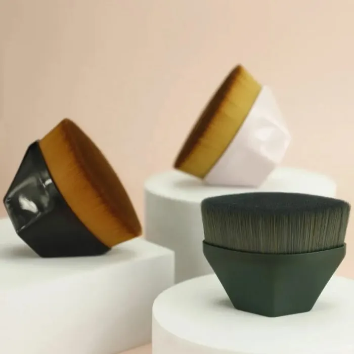 Kabuki brush magic — view 1