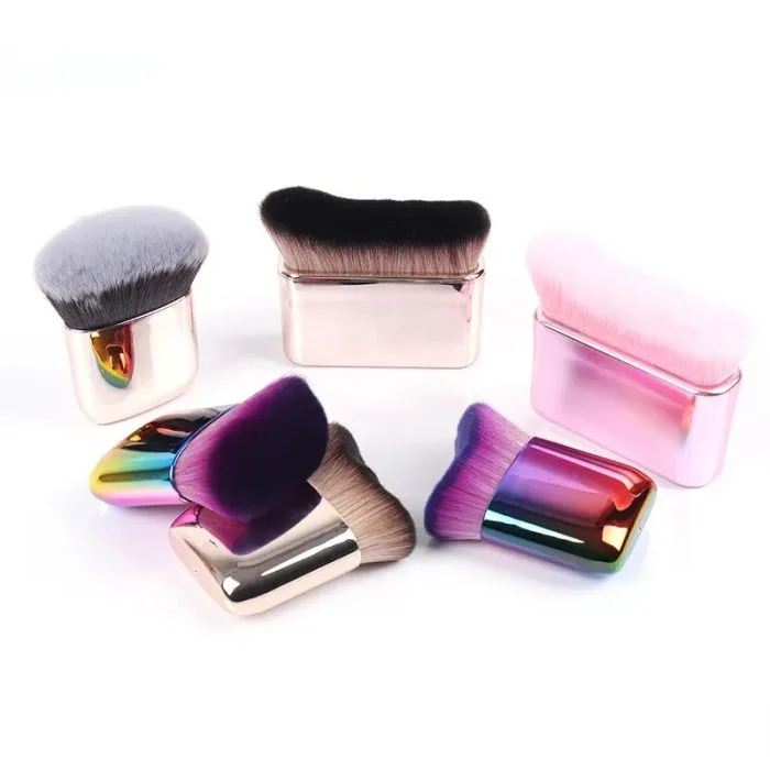 Kabuki brush designed — view 1