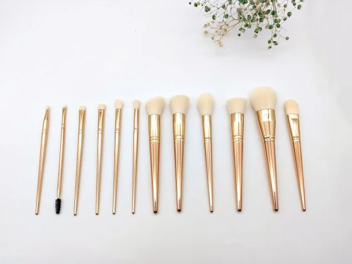 Makeup brush set — view 1