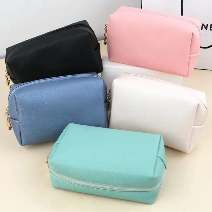Breathable portable cosmetic bag — view 1