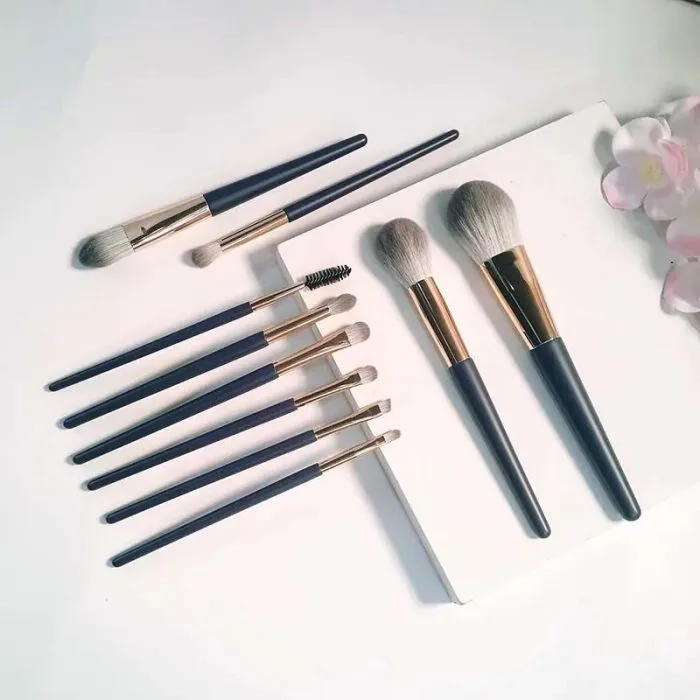 Makeup brush set — view 1